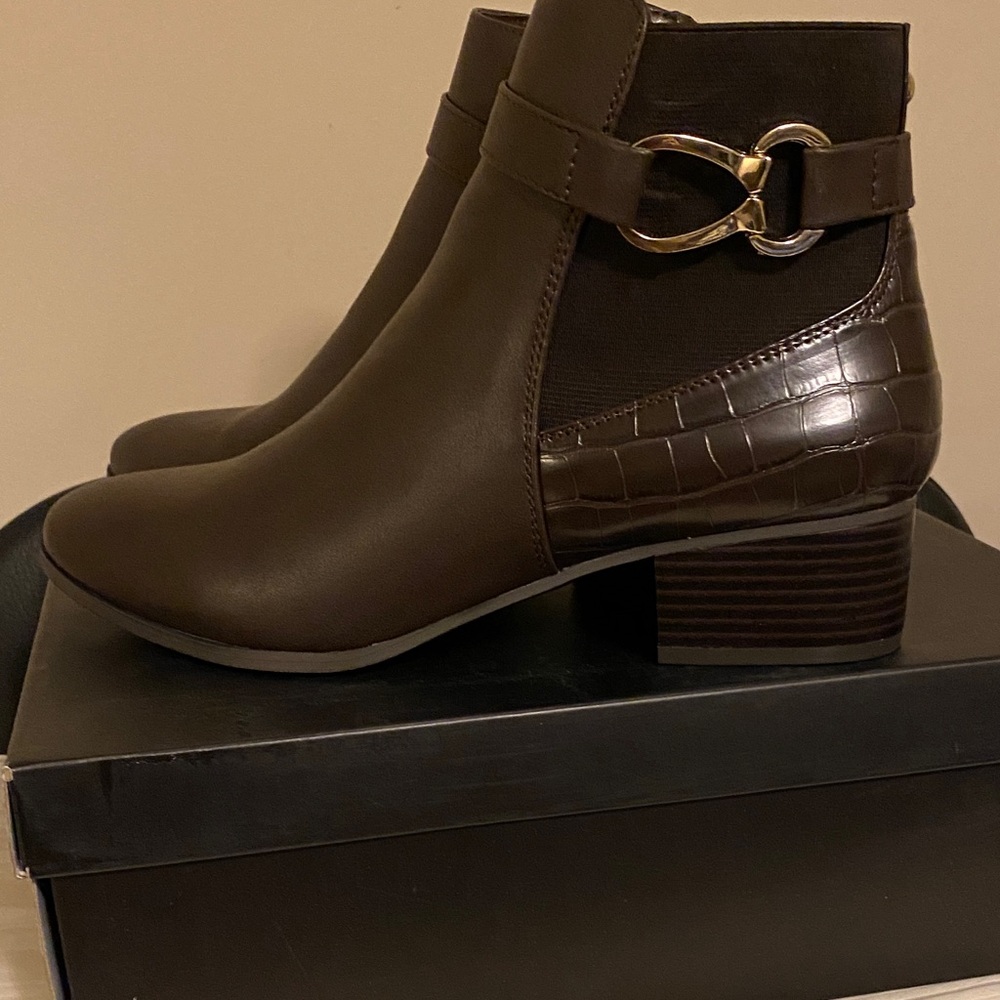 New, Jones New York Brown Ankle Boots with Gold Accent - Picture 6 of 6